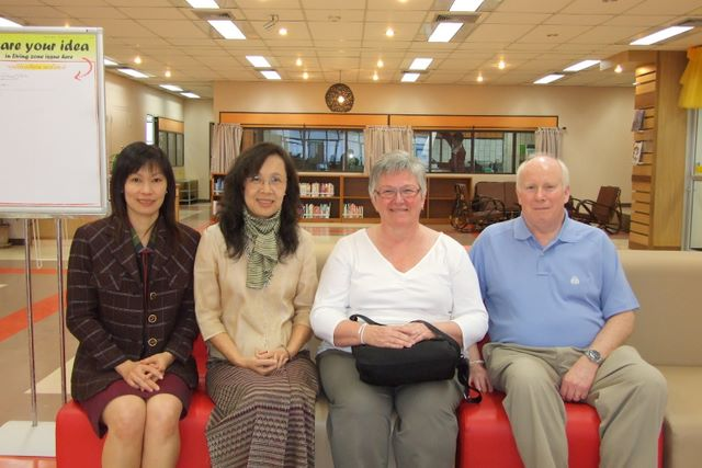 Welton, Nanette J. Associate Director, Health Sciences Libraries and William E. Welton Senior Lecturer, Department of Health Services, University of Washington.Welcome presentation and library tour on their visiting Medical Library,CMU.
