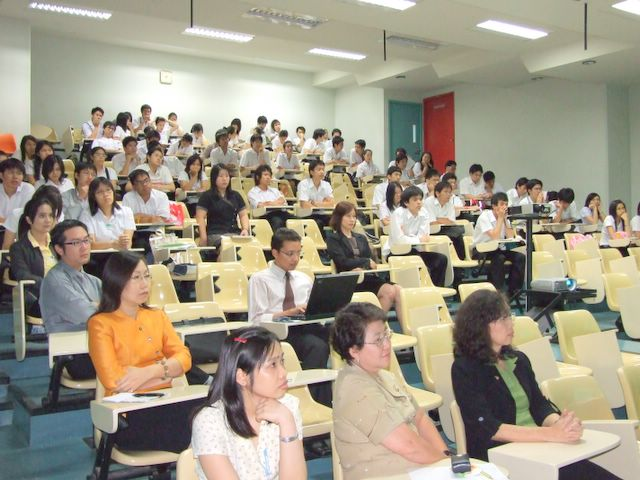 ห้องสมุดคณะแพทยศาสตร์ มหาวิทยาลัยเชียงใหม่จัดงานมหกรรม “Medical Book Day ครั้งที่ 2″กิจกรรมบรรยาย เรื่อง “การเตรียมตัวสอบ USMLE Step 1,2,3 “
