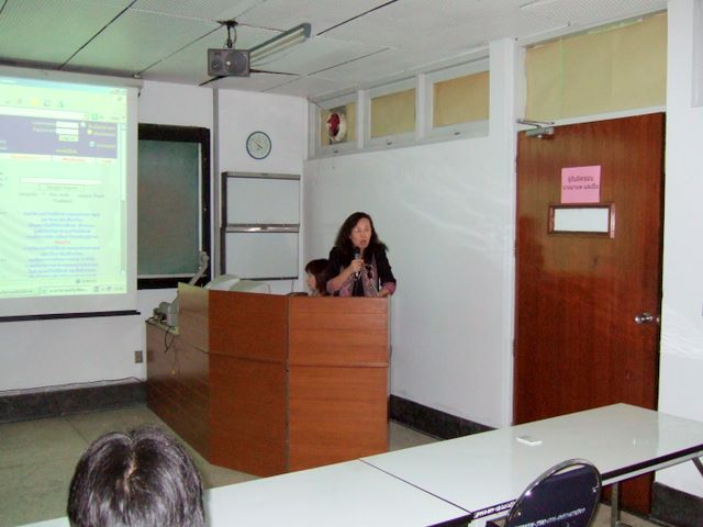 จัดบรรยาย เรื่อง “การใช้งานฐานข้อมูล PubMed และบริการออนไลน์ ของห้องสมุดคณะแพทย์”วิทยากรโดย คุณชมพูนุช บุญวรรณ