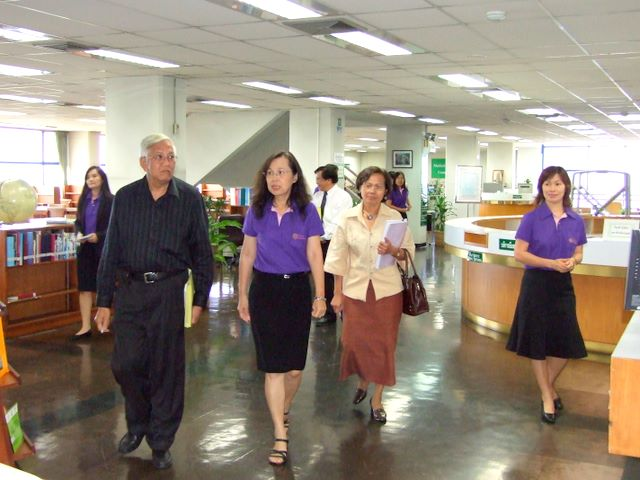 การตรวจประเมินห้องสมุดคณะแพทย์โดย”คณะกรรมการการตรวจสอบ และประเมินการประกันคุณภาพ”