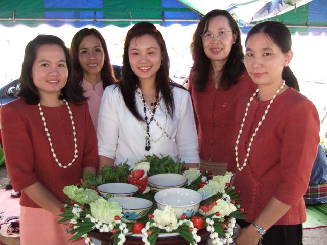 บุคลากรห้องสมุดเข้าร่วมกิจกรรม”การประกวดลาบพื้นเมือง ดำหัวอาจารย์อาวุโสและคณบดี”ณ. อาคารสันทนาการ คณะแพทยศาสตร์ มหาวิทยาลัยเชียงใหม่