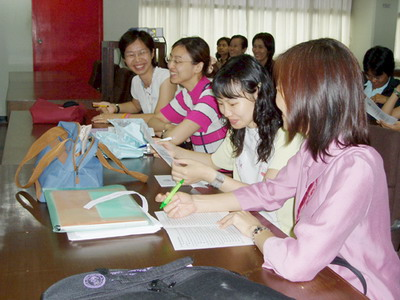 นักศึกษาปริญญาเอก คณะพยาบาลศาสตร์ จำนวน 16 คน เข้ารับฟังการบรรยาย”แนะนำการใช้ห้องสมุด” ณ ห้องประชุมห้องสมุดชั้น 5 เวลา 14.30 – 16.30 น.