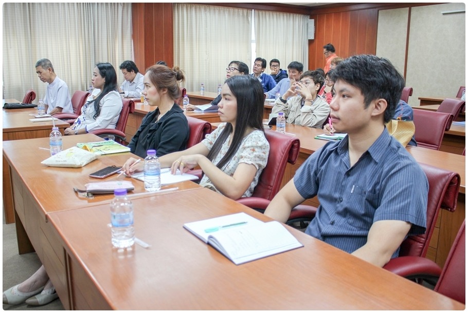 What Researchers Need to Know About Copyright in Academic Works By Dr. Khanuengnit Khaosaeng.