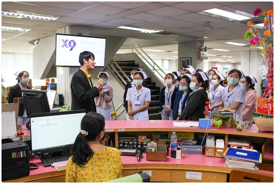 Nurses in Specific Training Program (Hemodialysis) visits Medical Library, CMU