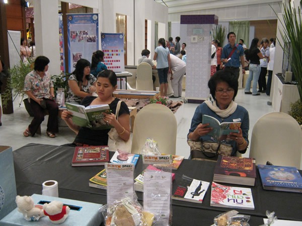 The library participates in ICETM 2011: Chiang MaiInternational Conference and Exhibition on Traditional Medicine.