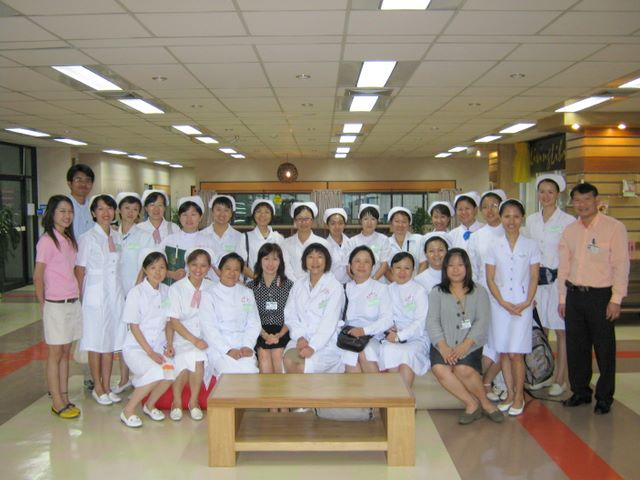 Medical Library, CMU.welcomes visiting of nurses from Kunming University, Kunming, China.