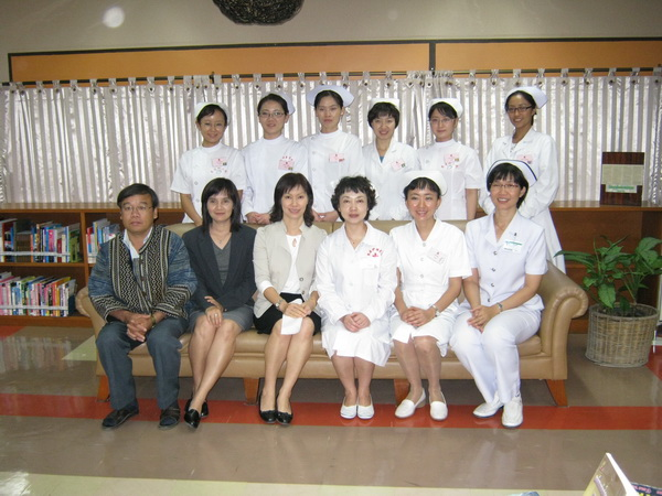 Nurses from Kunming University, China visit Medical Library.