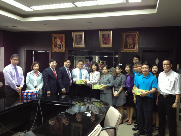 The Head of Library and representative staff visitedAssociate Professor Dr. Watana Navacharoen, the Dean of Faculty of Medicineand the Administrative Staff in order to give the New Year Gifts for the year 2013.