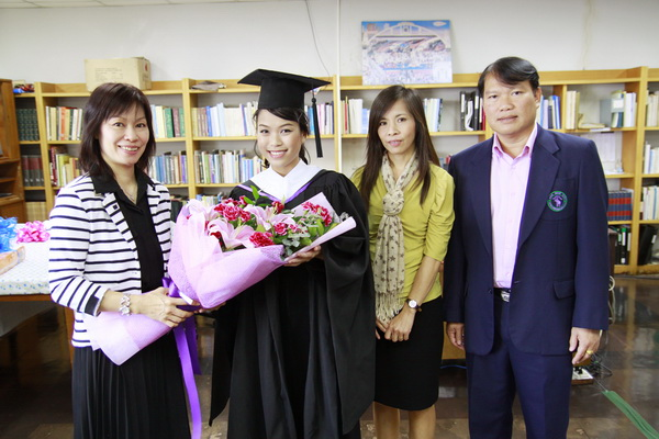 Congratulations to Ms.Surintha Lahsakoon, a Services Librarianfor her Bachelor’s Degree Graduates.