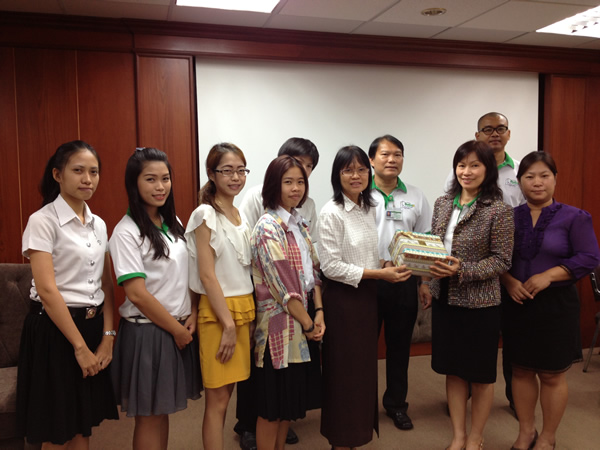 Lecturer of Information Study Division. Faculty of Humanities, CMU.visit the Medical Library and Student Internship.