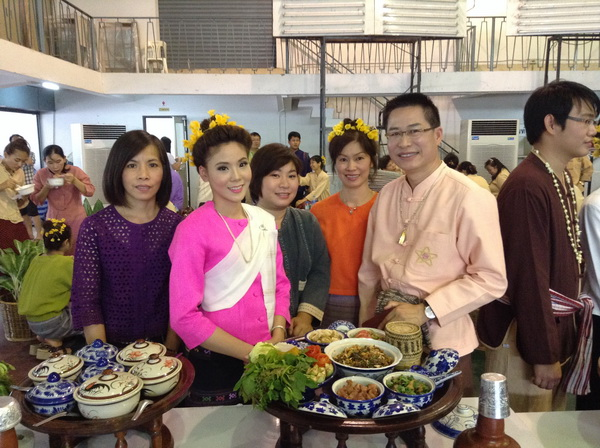 Medical Library,CMU celebrates Songkran Festival andinvites Chief Librarian to give blessing to library staffs.Also participadted in Faculty’s Songkran FestivalCerebration 2014 and joined cultural food cooking contest.