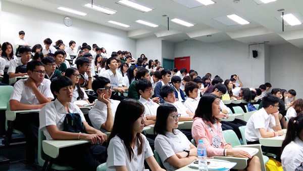 Library Orientation to 2nd yr Medical Students.