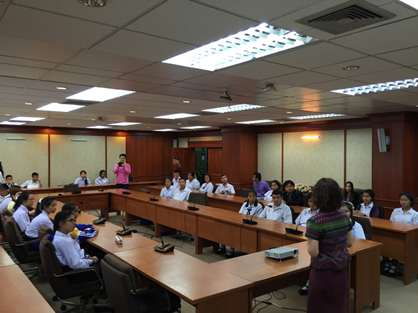 Library visit for 2015 of Mahidol Poem Contest Examinees.