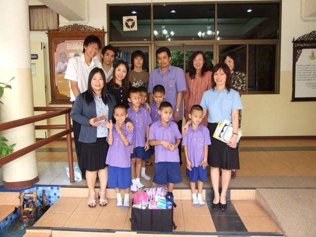 Medical Library, CMU. and the 3rd year medical student have joined20 BEST@SET Corner : Investment Hub Project on activity”Blind School, CMU. Donation”