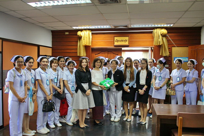 Nurses in Specific Training Program (Hemodialysis) visits Medical Library, CMU.