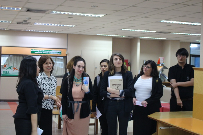 Students of California State University (CSU) visited Medical Library, CMU.