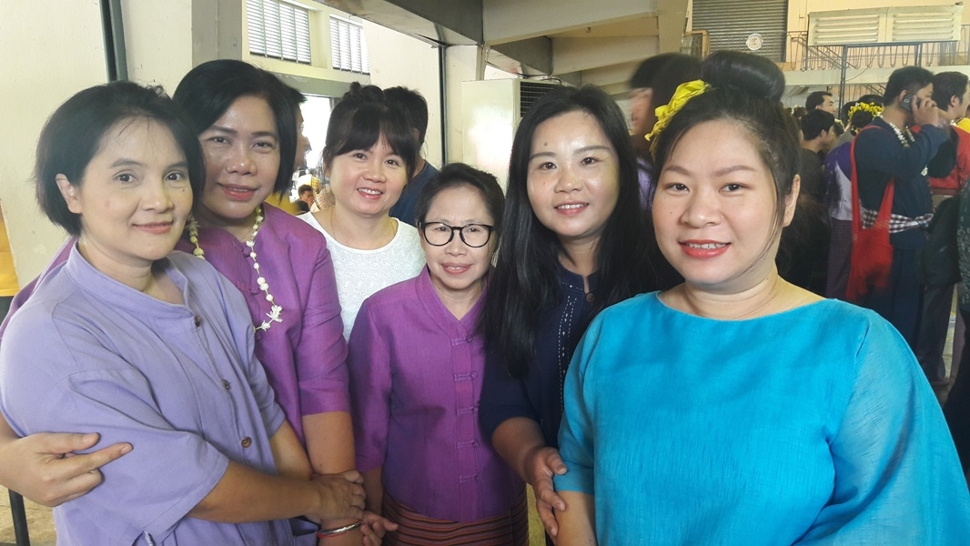 Medical Library participated in Songkran Festival of Faculty and pay respects to elders of library staffs.