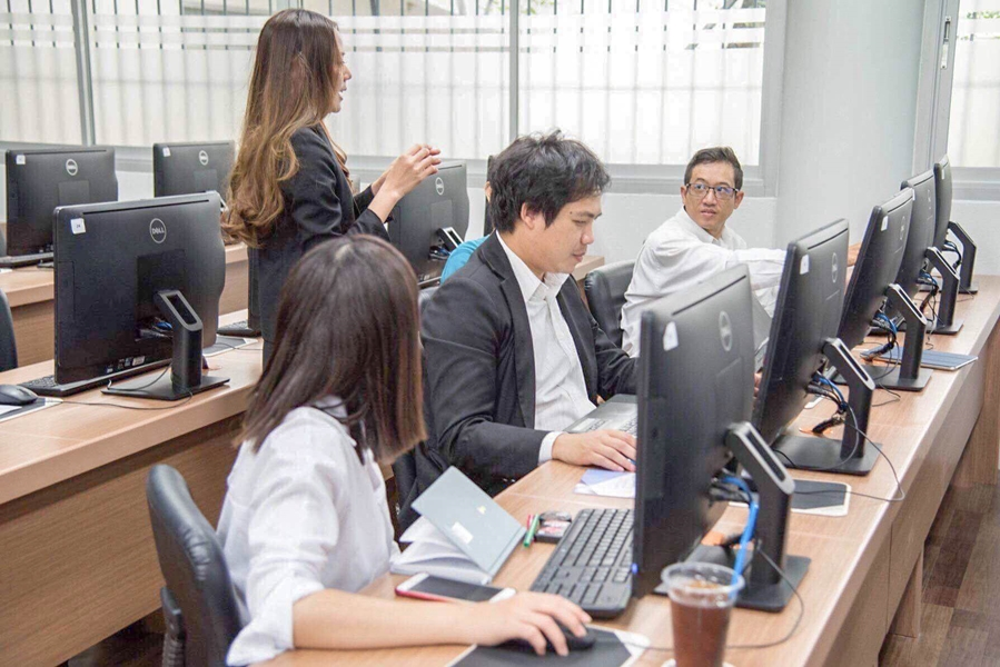 EndNote X8 program Training for graduate students, Faculty of Business Administration, Chiang Mai University.