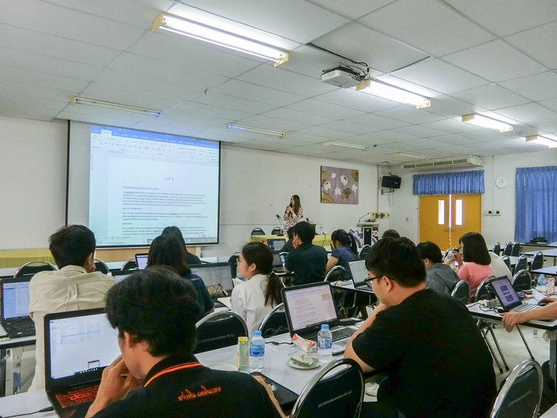 EndNote X8 program training for graduate students, Faculty of Science, Chiang Mai University.