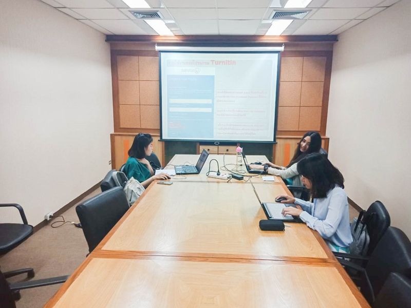 Library Class @Night.