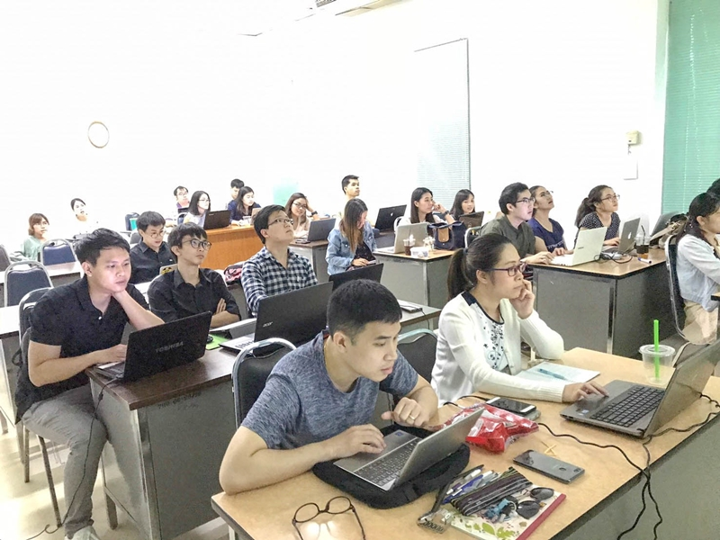 Turnitin and Endnote x9 program training for medical residents of family medicine, Chiang Mai University.