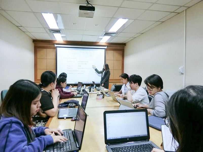 Library Class @Night.