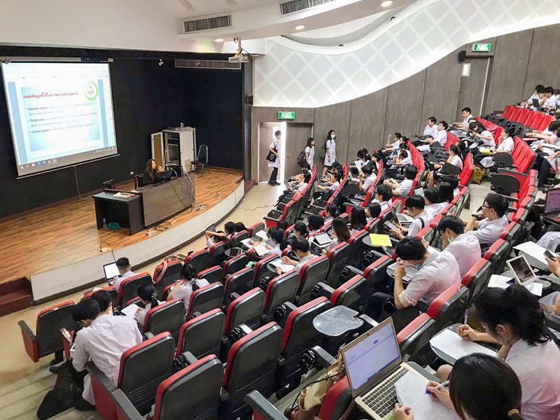 อบรมการใช้โปรแกรม Turnitin และ EndNote แก่ นศพ ชั้นปี 4.