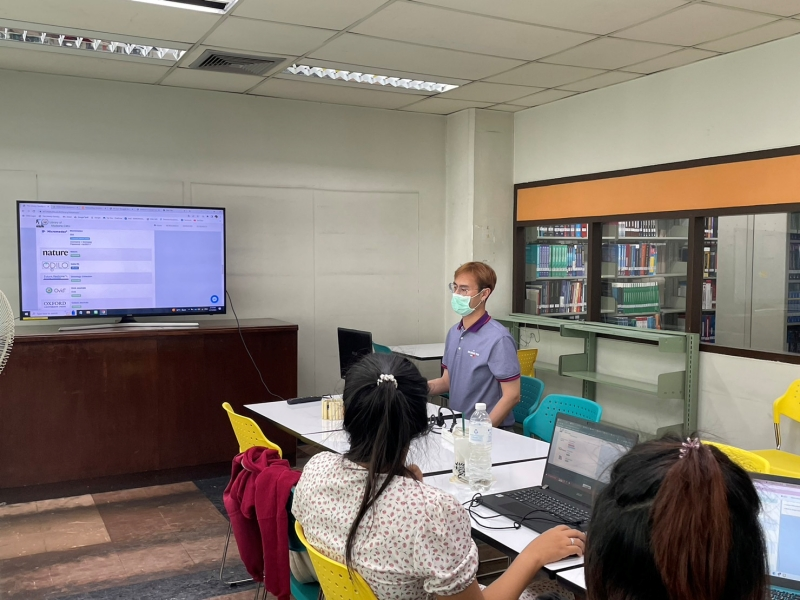 ห้องสมุดเป็นวิทยากรบรรยาย เรื่องวิธีการสืบค้นบทความวารสารทางการแพทย์ การใช้โปรแกรม Endnote และ Turnitin