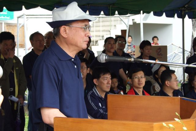 Personels of Medical Library, CMUparticipate Suandok Sport Day in Green group.