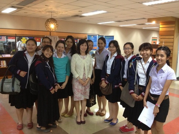 Orientation and Library Tour for the Second Year Veterinary Students, CMU.