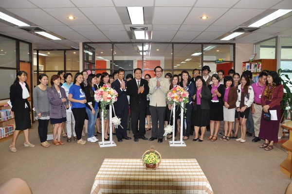 Launching English Skill Lab Activities in Medical Library, CMU.